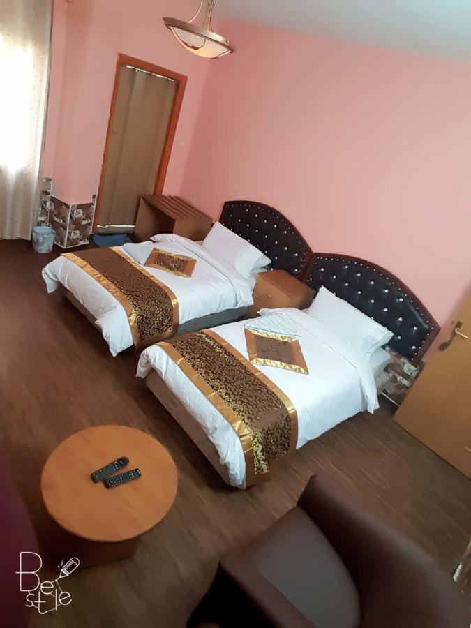 Crystal Hotel فندق كريستال Nablus Eksteriør billede