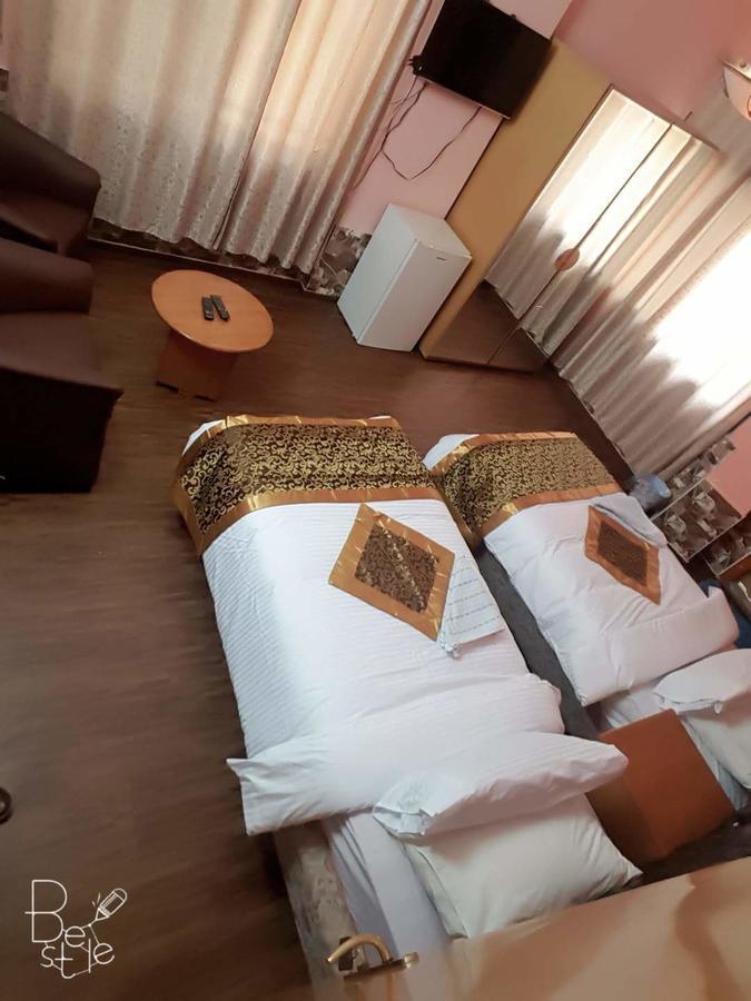 Crystal Hotel فندق كريستال Nablus Eksteriør billede