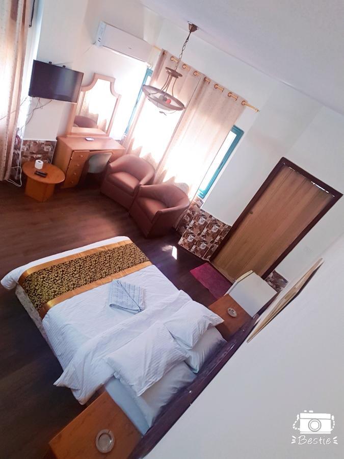 Crystal Hotel فندق كريستال Nablus Eksteriør billede