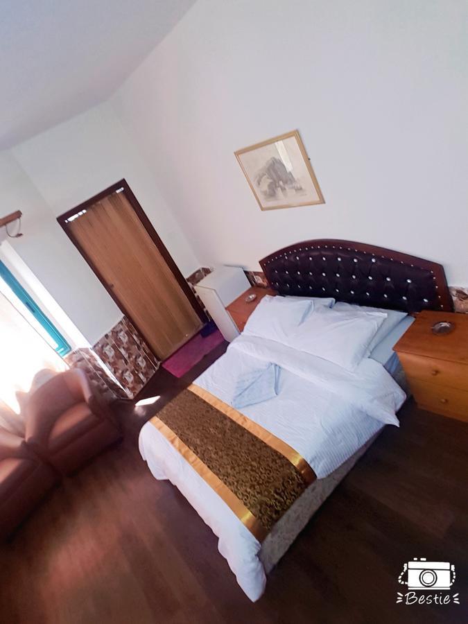 Crystal Hotel فندق كريستال Nablus Eksteriør billede